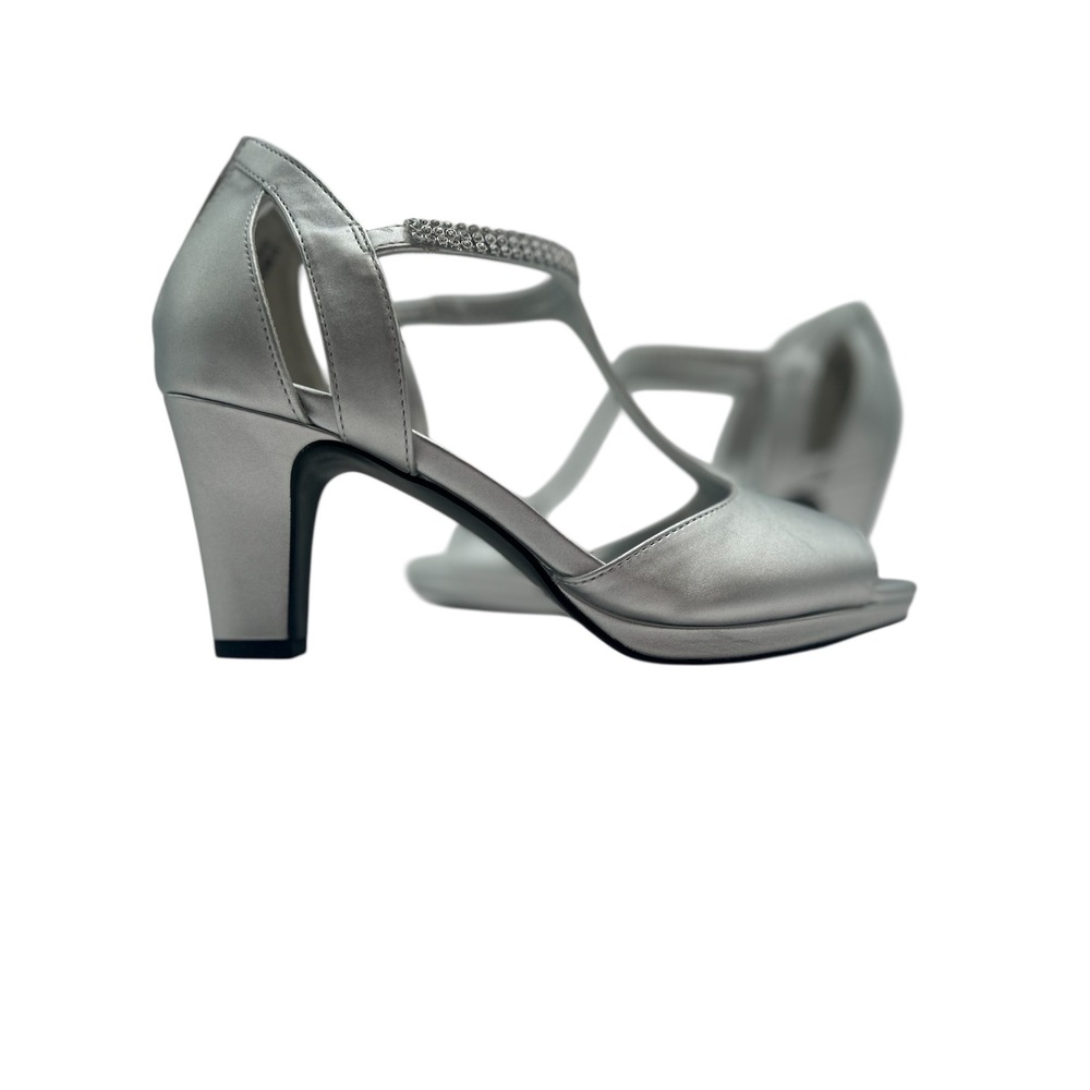 Easy Street Alive at 5 Silver Satin T-Strap Rhinestone Dance Heels Size 7M NEW